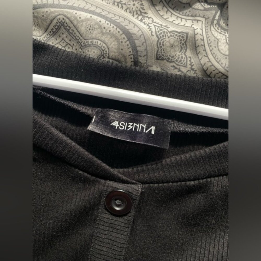 4SI3NNA Button Down Midi Dress